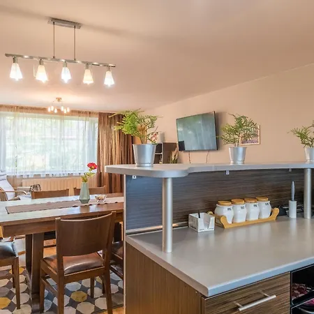 Serdica Center - 3 Berdoom Cosy Apartment Sofia